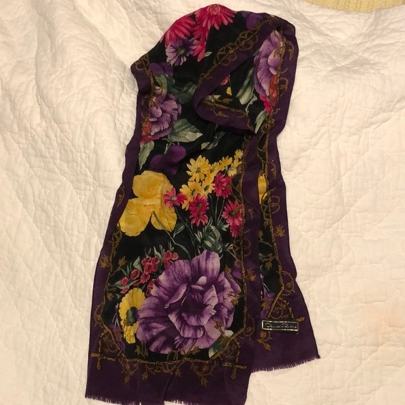 VINTAGE Oscar de la Renta Scarf (100% silk) - Picture 2 of 6